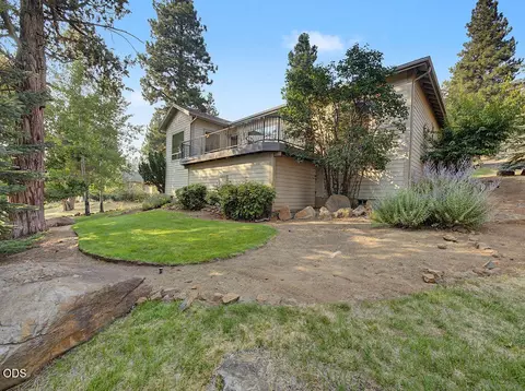4914 Grosbeak Dr, Klamath Falls, OR 97601