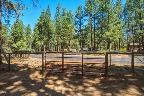 Exterior - 60282 Cree Cir, Bend, OR 97702 photo 31 of 37