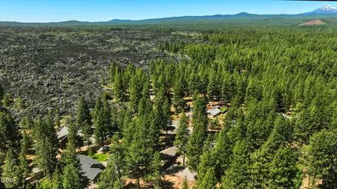 View/Area - 60282 Cree Cir, Bend, OR 97702 photo 4 of 9