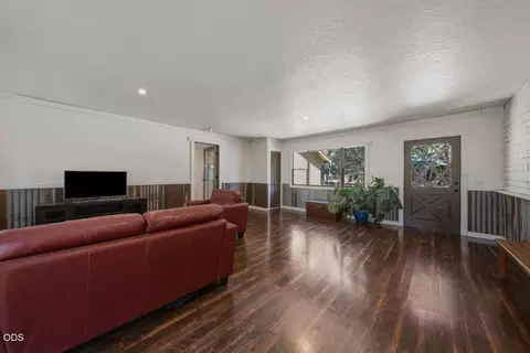 Living - 60282 Cree Cir, Bend, OR 97702 photo 7 of 7