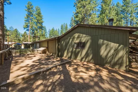 Exterior - 60282 Cree Cir, Bend, OR 97702 photo 15 of 37