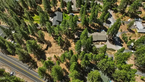 View/Area - 60282 Cree Cir, Bend, OR 97702 photo 3 of 9