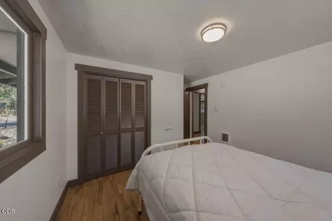Bedroom - 60282 Cree Cir, Bend, OR 97702 photo 4 of 7