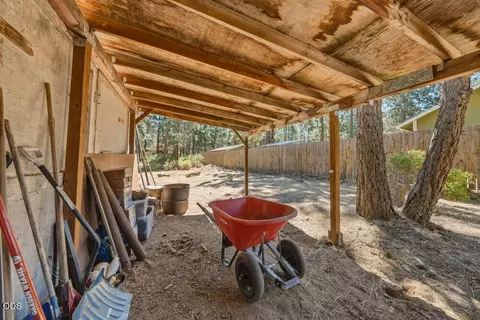 Exterior - 60282 Cree Cir, Bend, OR 97702 photo 29 of 37