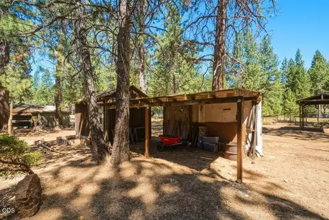 Exterior - 60282 Cree Cir, Bend, OR 97702 photo 35 of 37
