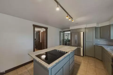 Kitchen - 60282 Cree Cir, Bend, OR 97702 photo 7 of 7