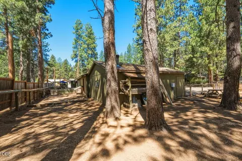 Exterior - 60282 Cree Cir, Bend, OR 97702 photo 14 of 37