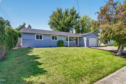 1612 Johnson St, Medford, OR 97504