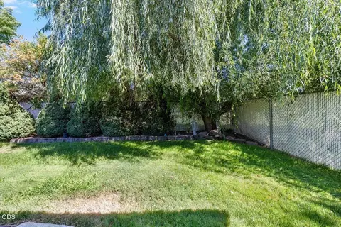 Exterior - 669 Karic Way, Eagle Point, OR 97524 photo 3 of 3