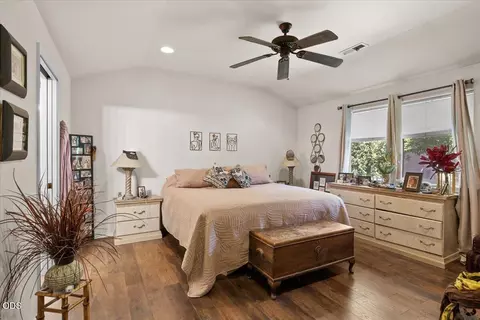 Bedroom - 669 Karic Way, Eagle Point, OR 97524 photo 3 of 4