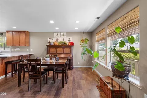 Dining - 669 Karic Way, Eagle Point, OR 97524 photo 1 of 2