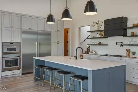 Kitchen - 62313 Mcclain Dr, Bend, OR 97703 photo 6 of 7