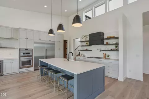 Kitchen - 62313 Mcclain Dr, Bend, OR 97703 photo 1 of 7