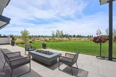 Exterior - 62313 Mcclain Dr, Bend, OR 97703 photo 16 of 17