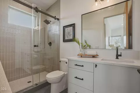 Bath - 62313 Mcclain Dr, Bend, OR 97703 photo 7 of 8