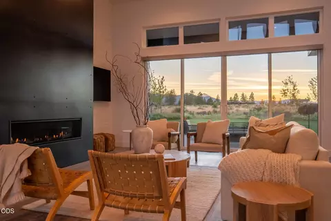 Living - 62313 Mcclain Dr, Bend, OR 97703 photo 1 of 4