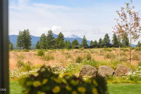 Exterior - 62313 Mcclain Dr, Bend, OR 97703 photo 15 of 17