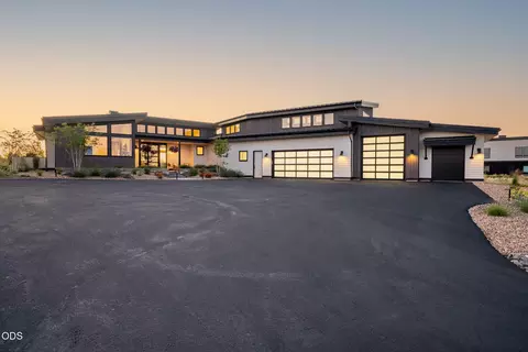 Exterior - 62313 Mcclain Dr, Bend, OR 97703 photo 3 of 17