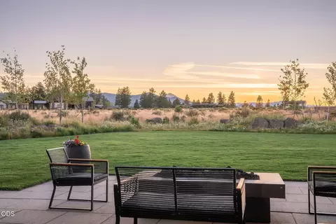 Exterior - 62313 Mcclain Dr, Bend, OR 97703 photo 10 of 17