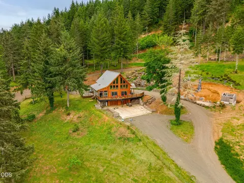 24218 Vaughn Rd, Veneta, OR 97487