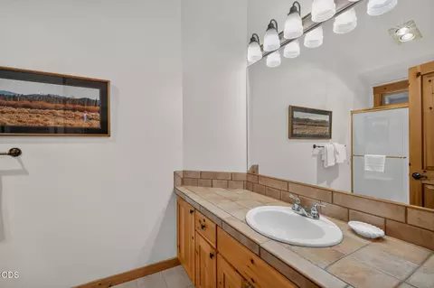 Bath - 57641 Splitrock Ln #2, Sunriver, OR 97707 photo 1 of 3