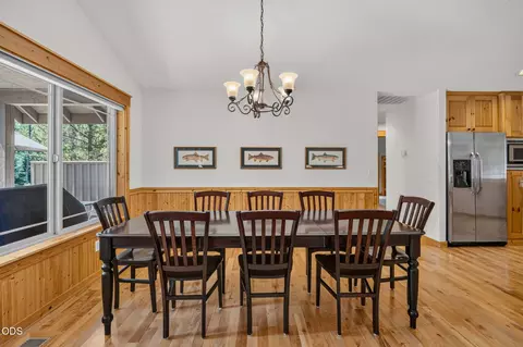 Dining - 57641 Splitrock Ln #2, Sunriver, OR 97707 photo 3 of 3