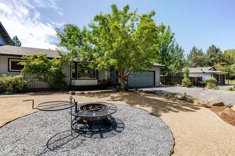 Exterior - 21035 Clairaway Ave, Bend, OR 97702 photo 5 of 15
