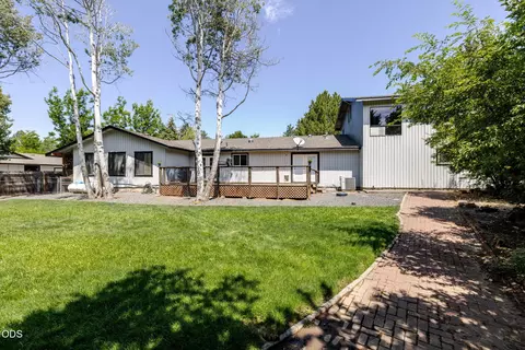 Exterior - 21035 Clairaway Ave, Bend, OR 97702 photo 10 of 15