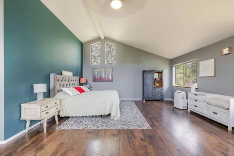 Bedroom - 21035 Clairaway Ave, Bend, OR 97702 photo 1 of 8