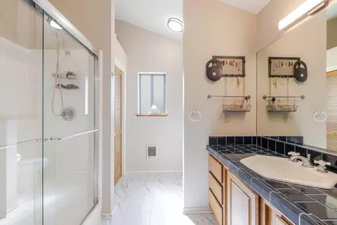 Bath - 21035 Clairaway Ave, Bend, OR 97702 photo 1 of 5