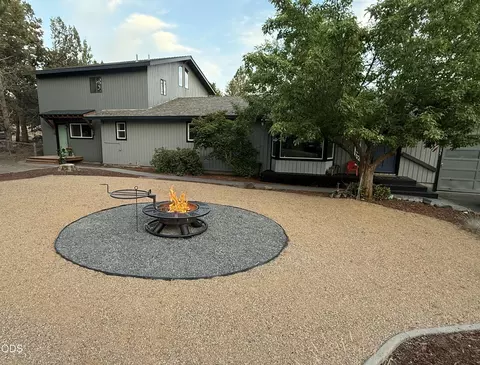 Exterior - 21035 Clairaway Ave, Bend, OR 97702 photo 6 of 15