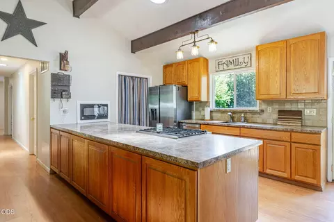 Kitchen - 21035 Clairaway Ave, Bend, OR 97702 photo 4 of 4