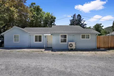 8278 Rogue River Hwy, Grants Pass, OR 97527