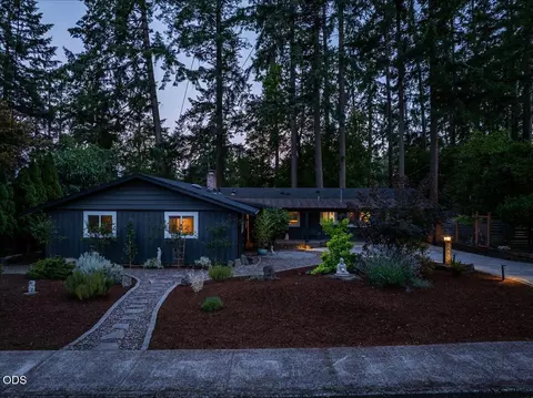 3220 NW Mckinley Dr, Corvallis, OR 97330