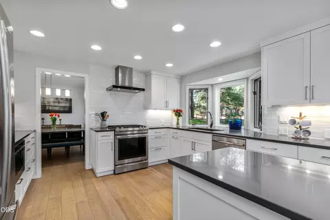 Kitchen - 60643 Thunderbird Ct, Bend, OR 97702 photo 2 of 3