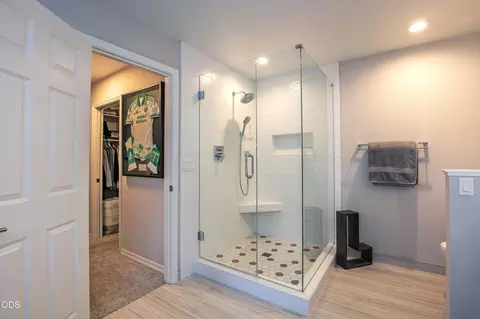 Bath - 60643 Thunderbird Ct, Bend, OR 97702 photo 4 of 5