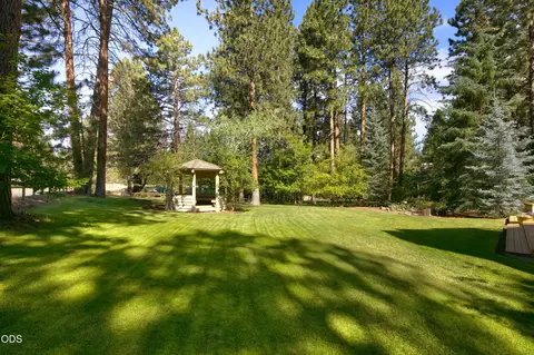 Exterior - 60643 Thunderbird Ct, Bend, OR 97702 photo 7 of 10
