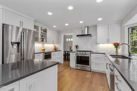 Kitchen - 60643 Thunderbird Ct, Bend, OR 97702 photo 1 of 3
