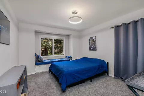 Bedroom - 60643 Thunderbird Ct, Bend, OR 97702 photo 3 of 3