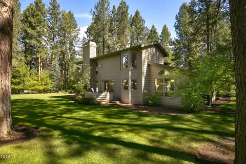 Exterior - 60643 Thunderbird Ct, Bend, OR 97702 photo 9 of 10