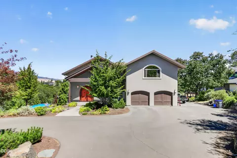 167 Tessa Ln, Ashland, OR 97520