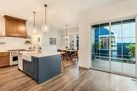 Kitchen - 1931 NW Fields St, Bend, OR 97703 photo 2 of 10