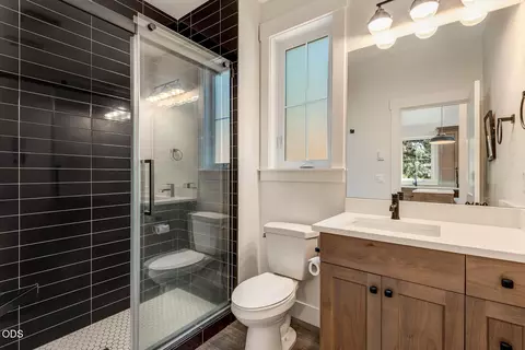 Bath - 1931 NW Fields St, Bend, OR 97703 photo 5 of 5