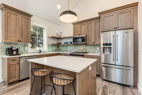 Kitchen - 1931 NW Fields St, Bend, OR 97703 photo 9 of 10