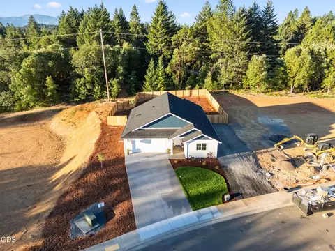 View/Area - 1107 Cascade Loop, Cave Junction, OR 97523 photo 2 of 5