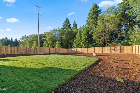 Exterior - 1107 Cascade Loop, Cave Junction, OR 97523 photo 6 of 8