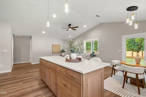 Kitchen - 1107 Cascade Loop, Cave Junction, OR 97523 photo 4 of 5