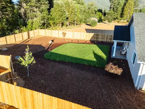 Exterior - 1107 Cascade Loop, Cave Junction, OR 97523 photo 8 of 8