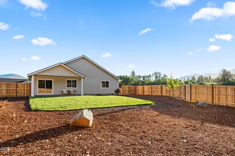 Exterior - 1107 Cascade Loop, Cave Junction, OR 97523 photo 4 of 8