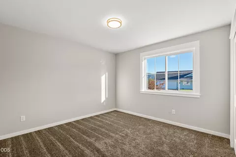 Bedroom - 1107 Cascade Loop, Cave Junction, OR 97523 photo 3 of 4